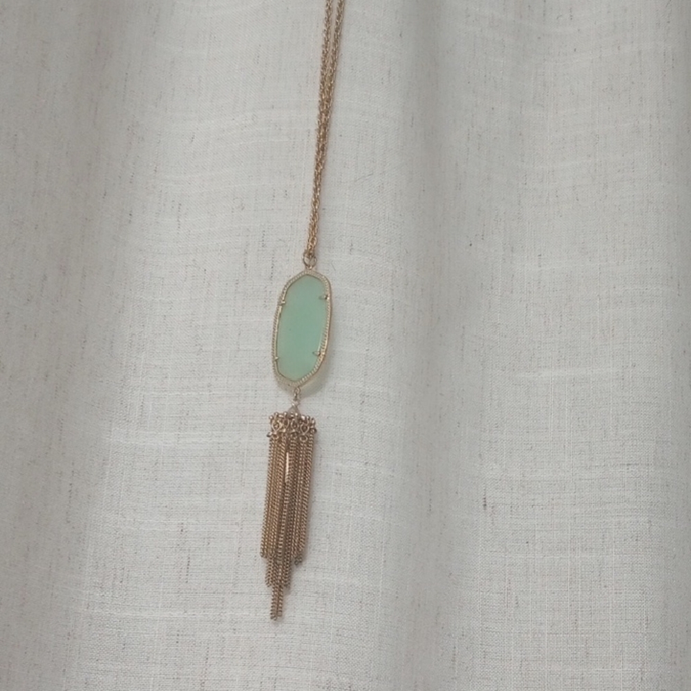 Kendra Scott Elegant Gold and Green Pendant Necklace